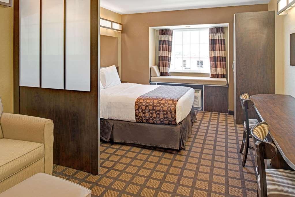 Microtel Inn & Suites By Wyndham Bluffs Council Bluffs Exterior foto