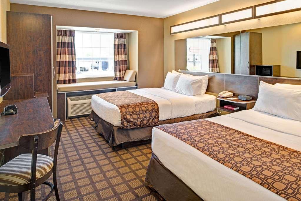 Microtel Inn & Suites By Wyndham Bluffs Council Bluffs Exterior foto